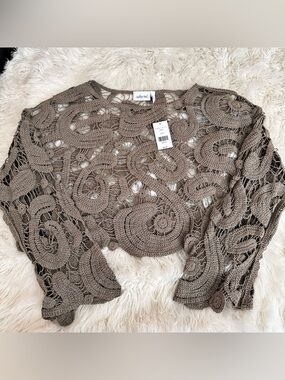 Willow& Root Crochet Cropped Sweater in Taupe